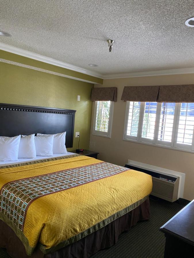 Travelodge By Wyndham Chatsworth Лос-Анджелес Экстерьер фото