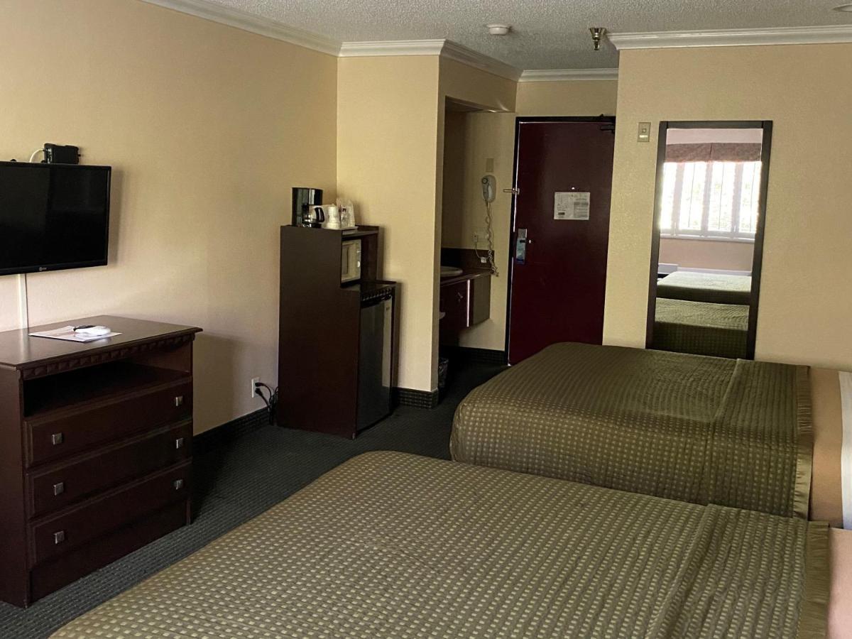 Travelodge By Wyndham Chatsworth Лос-Анджелес Экстерьер фото