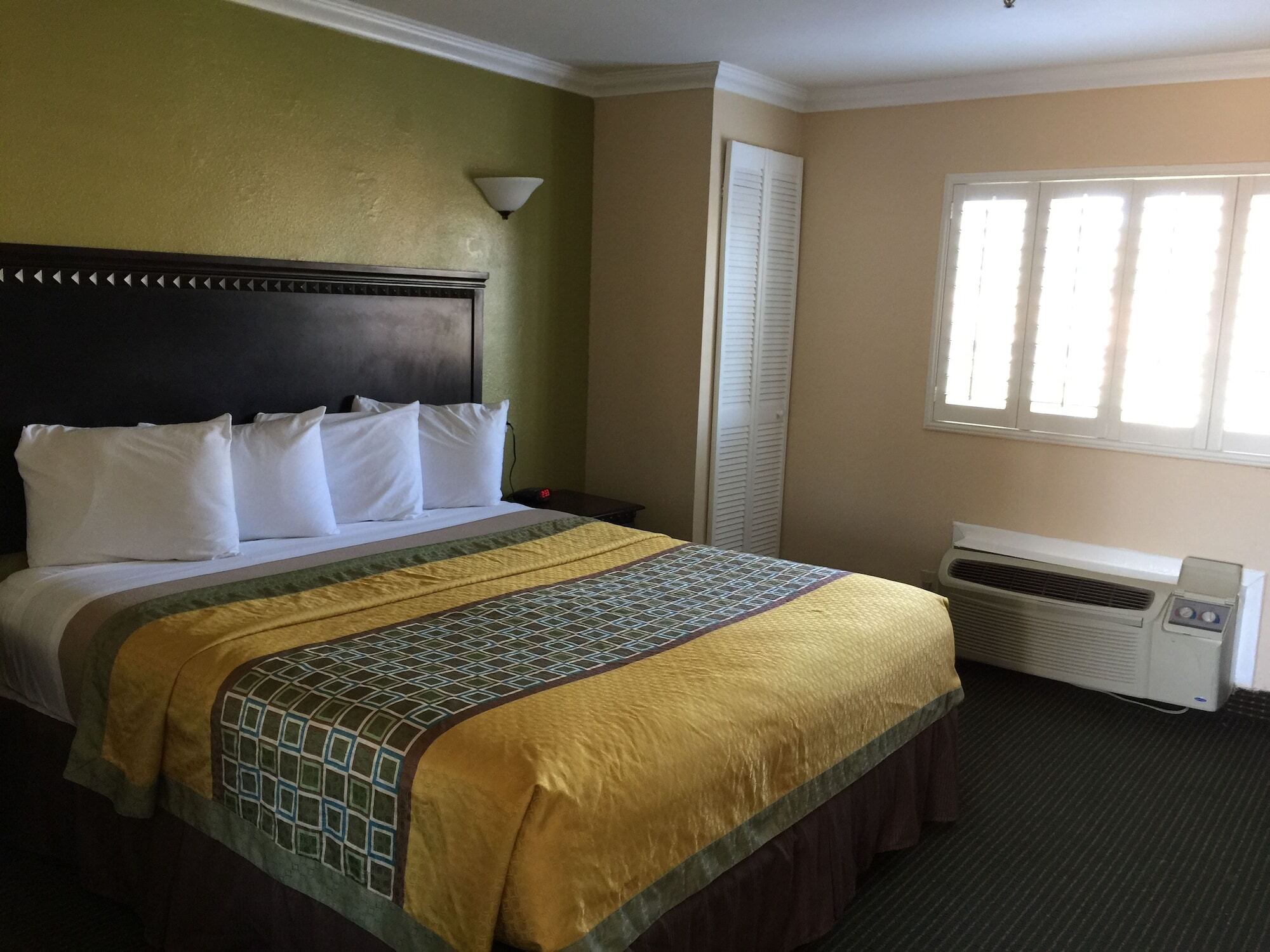 Travelodge By Wyndham Chatsworth Лос-Анджелес Экстерьер фото